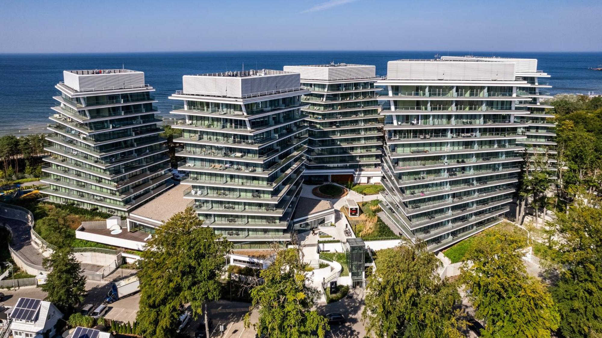 Prywatne Apartamenty Sun & Snow W Wave Z Basenem Miedzyzdroje Kültér fotó