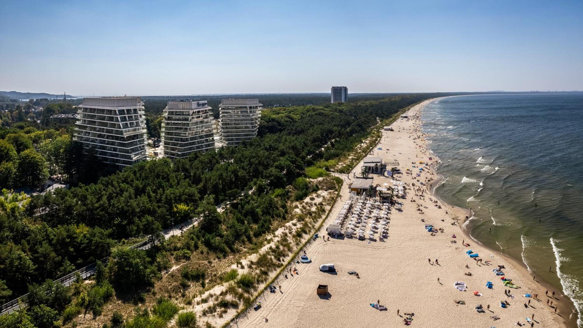 Prywatne Apartamenty Sun & Snow W Wave Z Basenem Miedzyzdroje Kültér fotó