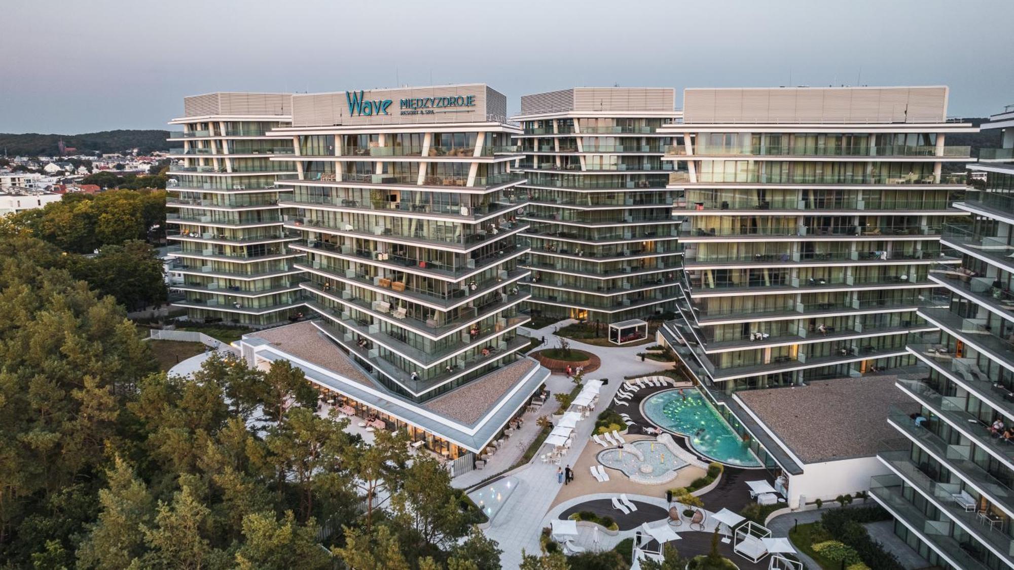 Prywatne Apartamenty Sun & Snow W Wave Z Basenem Miedzyzdroje Kültér fotó